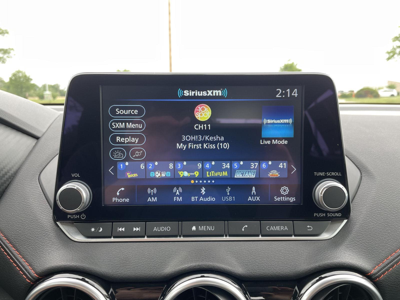 Vehicle photo 25