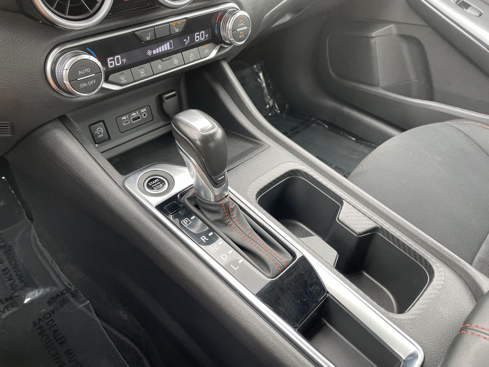 Vehicle photo 30