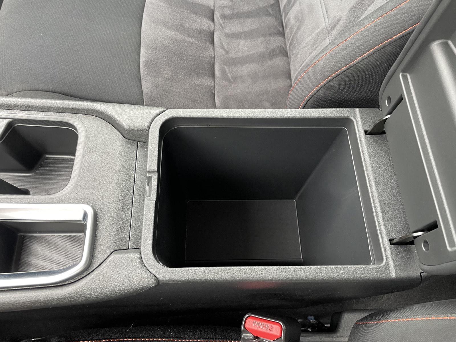 Vehicle photo 31