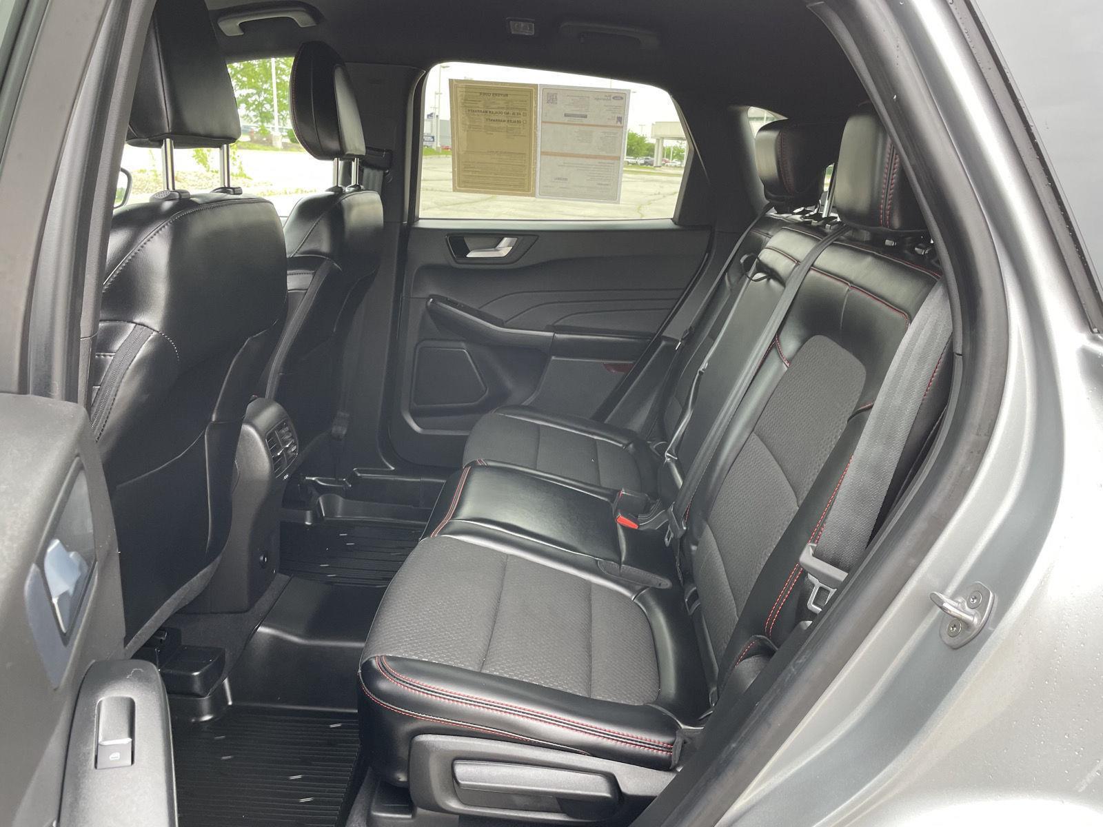 Vehicle photo 20