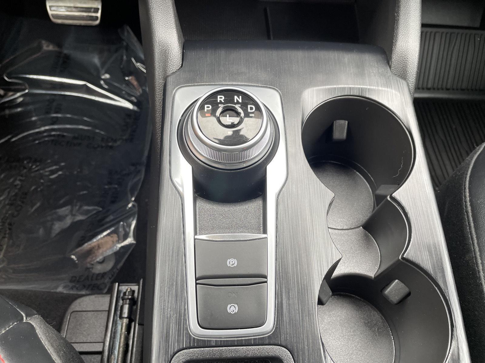 Vehicle photo 30