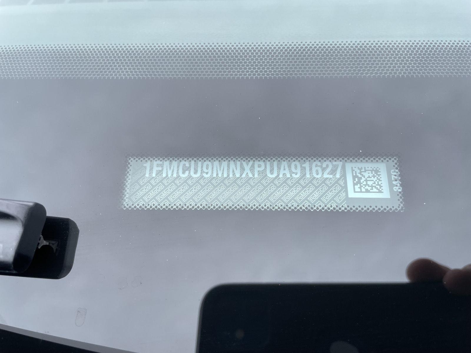 Vehicle photo 33