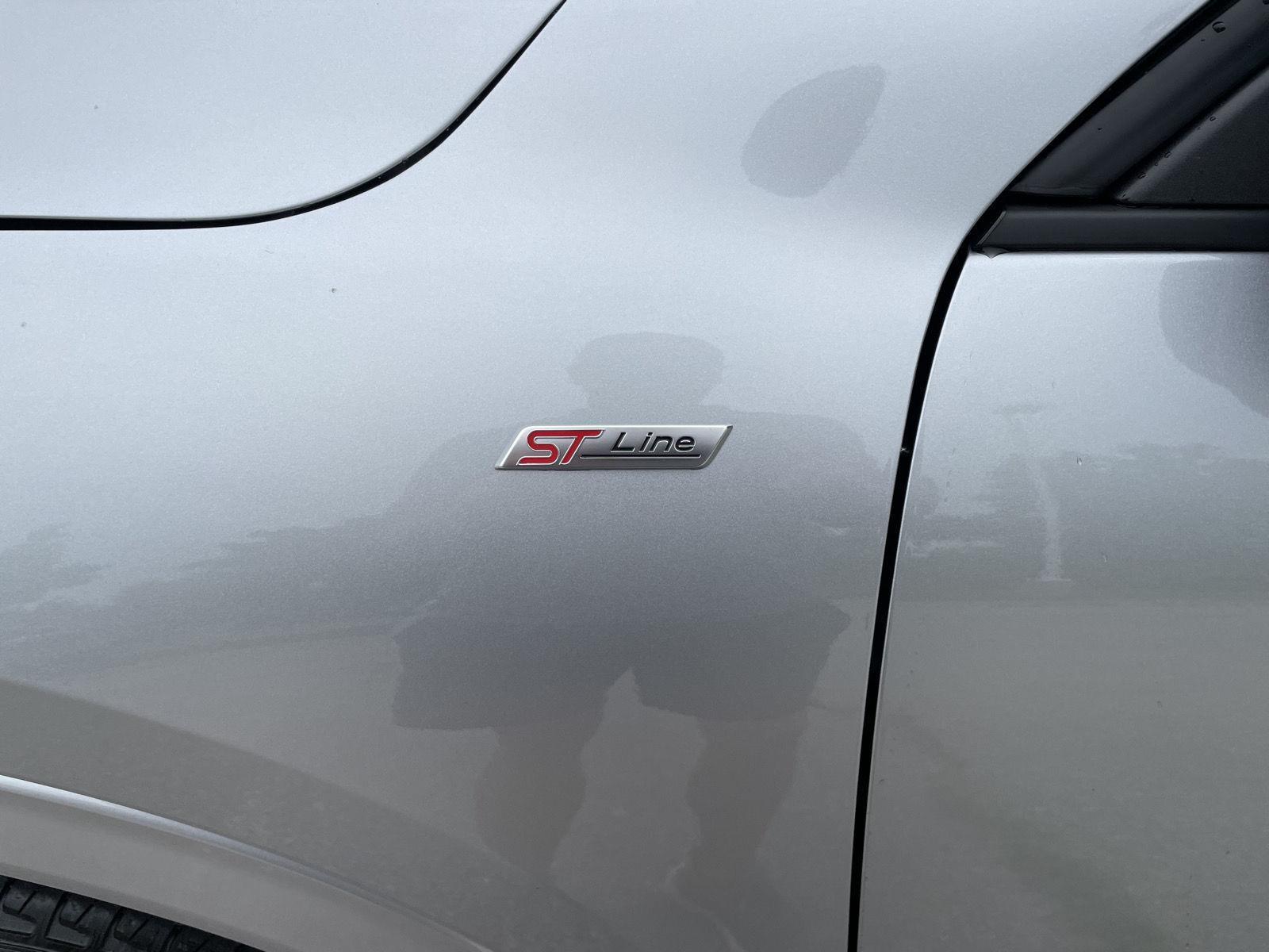 Vehicle photo 38