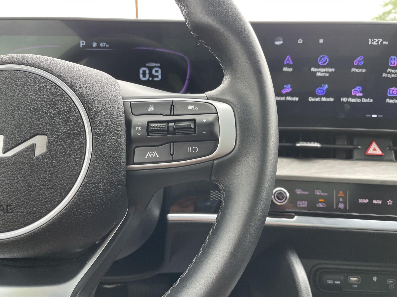 Vehicle photo 14