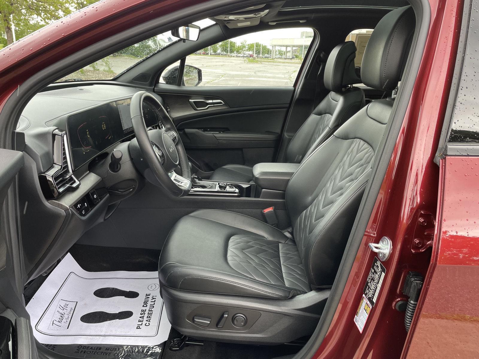 Vehicle photo 17