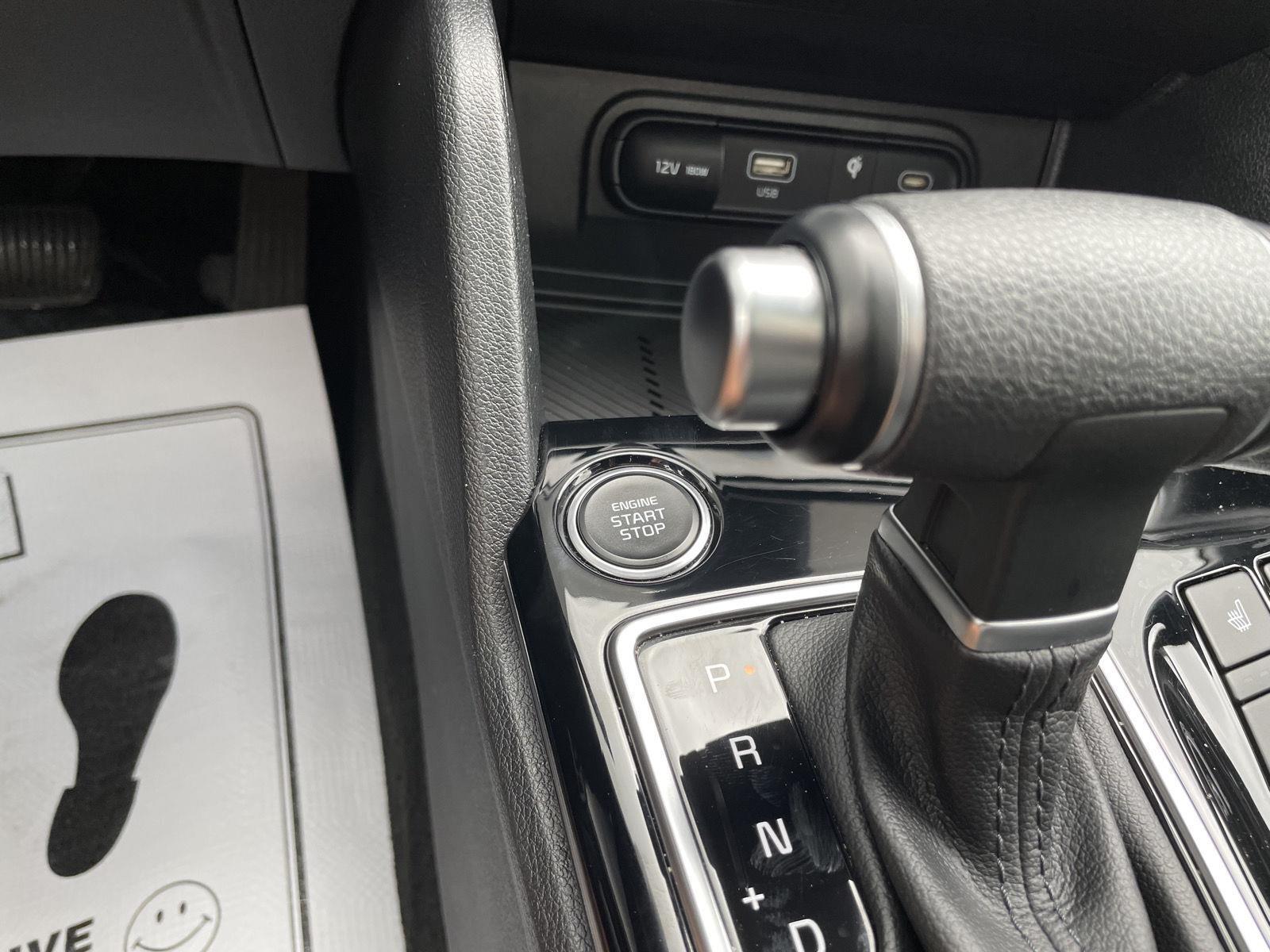 Vehicle photo 26