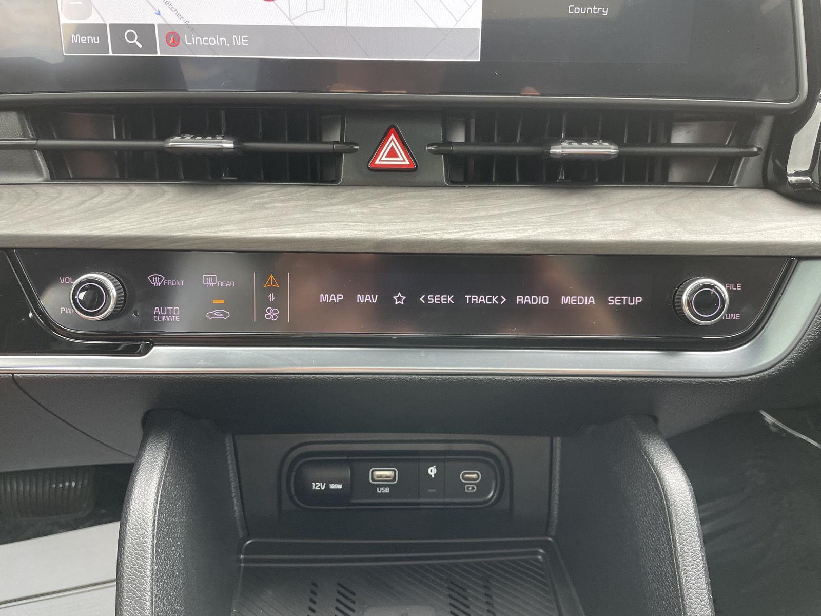 Vehicle photo 27