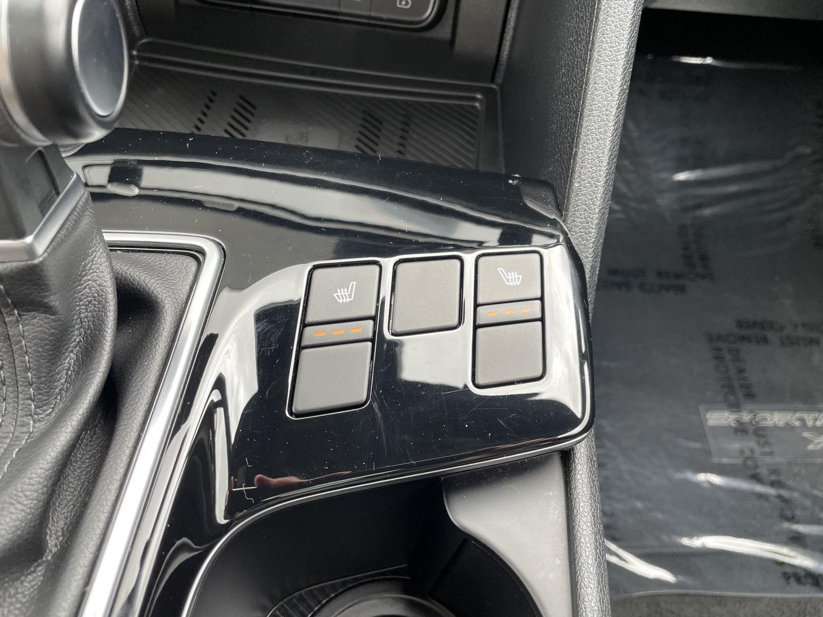 Vehicle photo 28