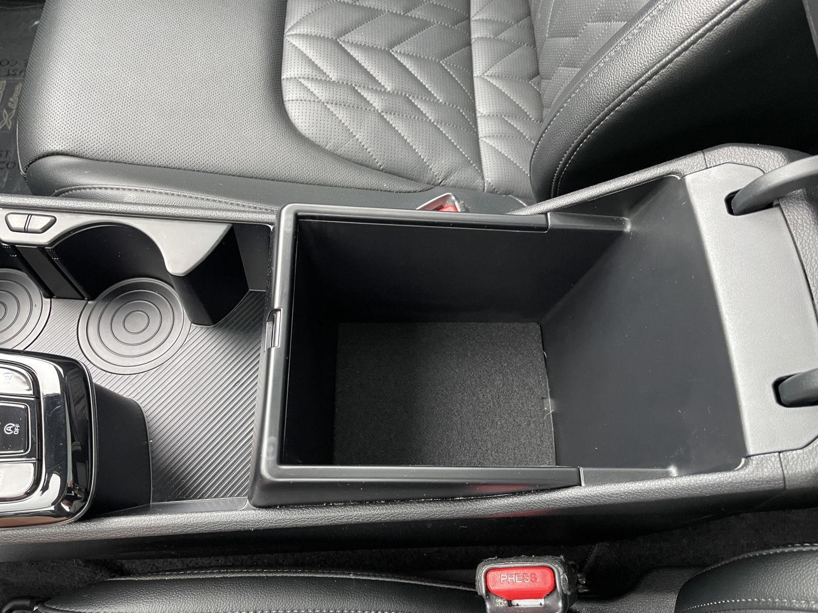 Vehicle photo 32