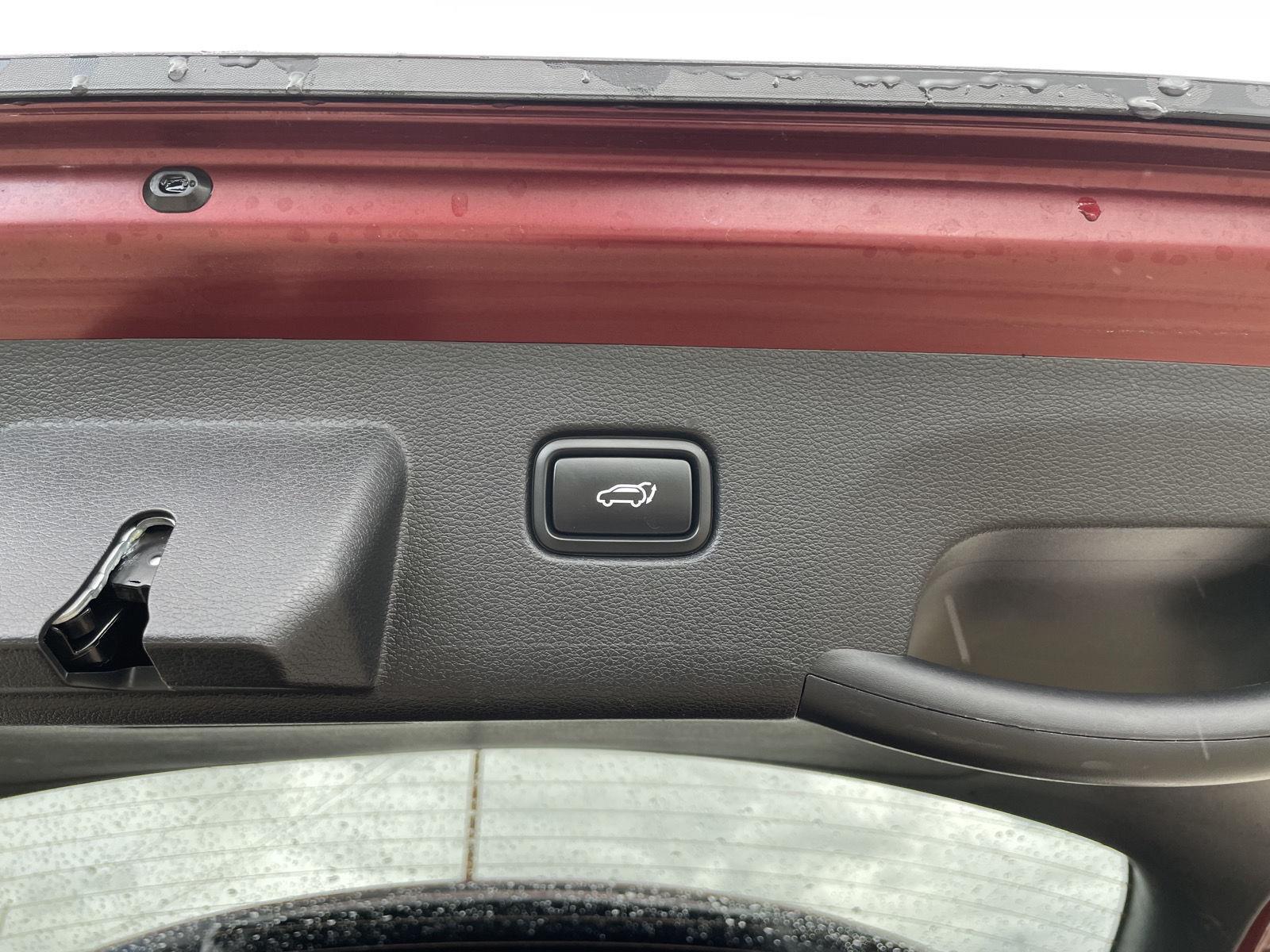 Vehicle photo 37