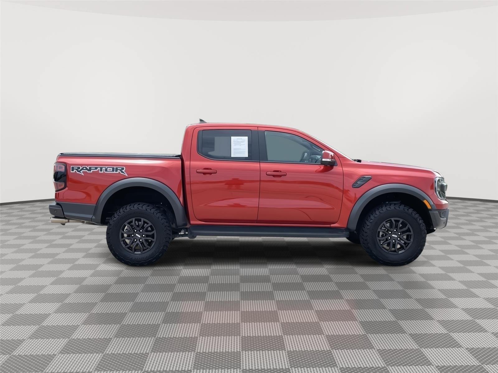 Vehicle photo 6