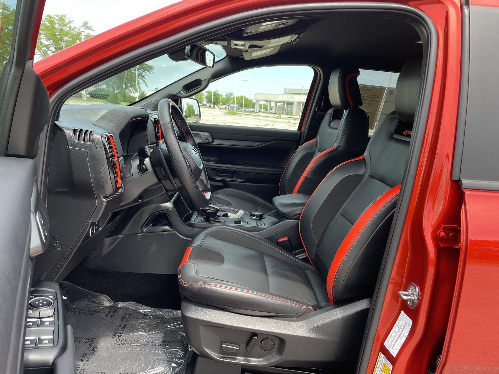 Vehicle photo 17