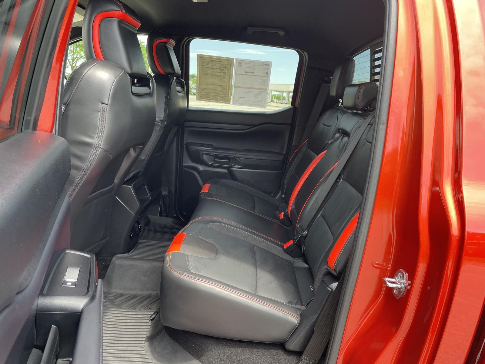 Vehicle photo 20