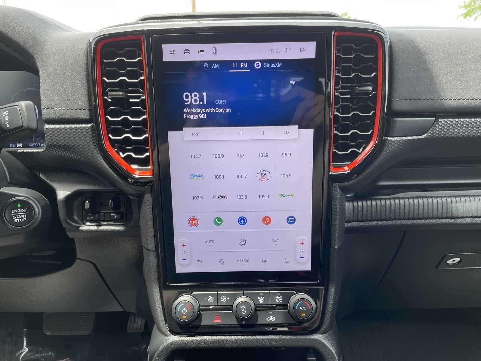 Vehicle photo 22