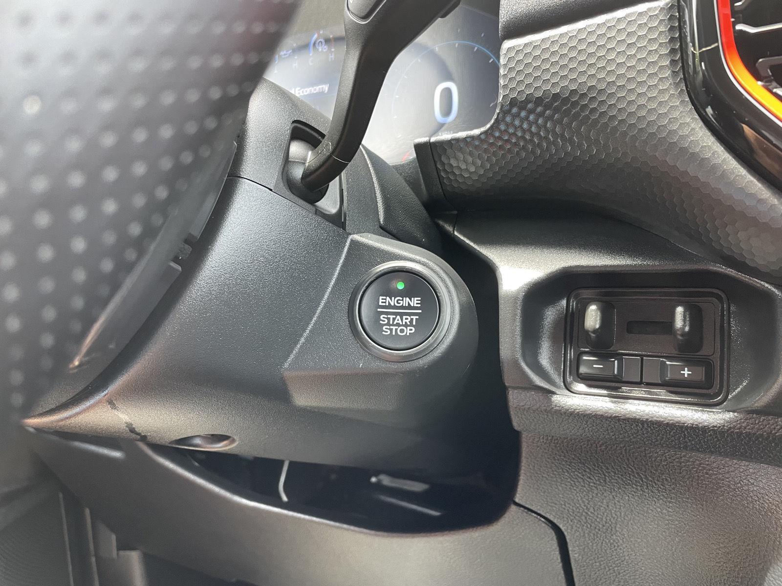 Vehicle photo 26