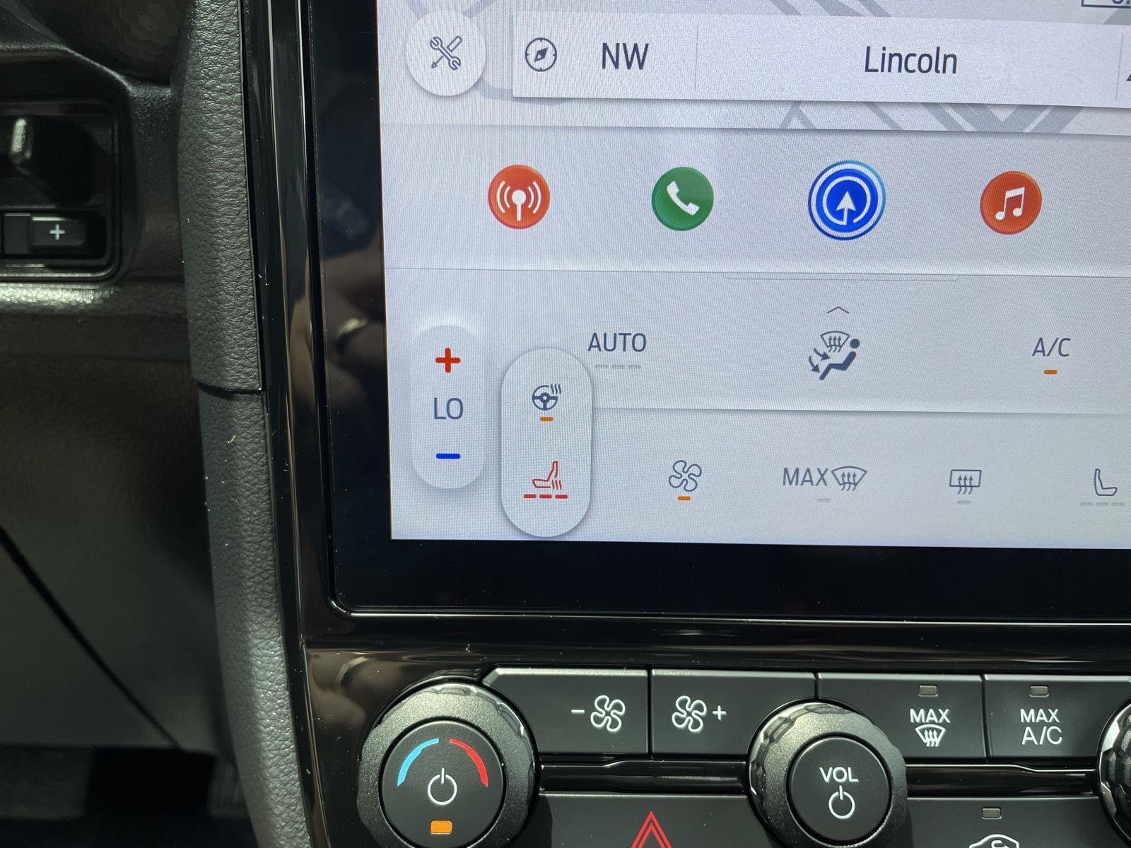 Vehicle photo 28