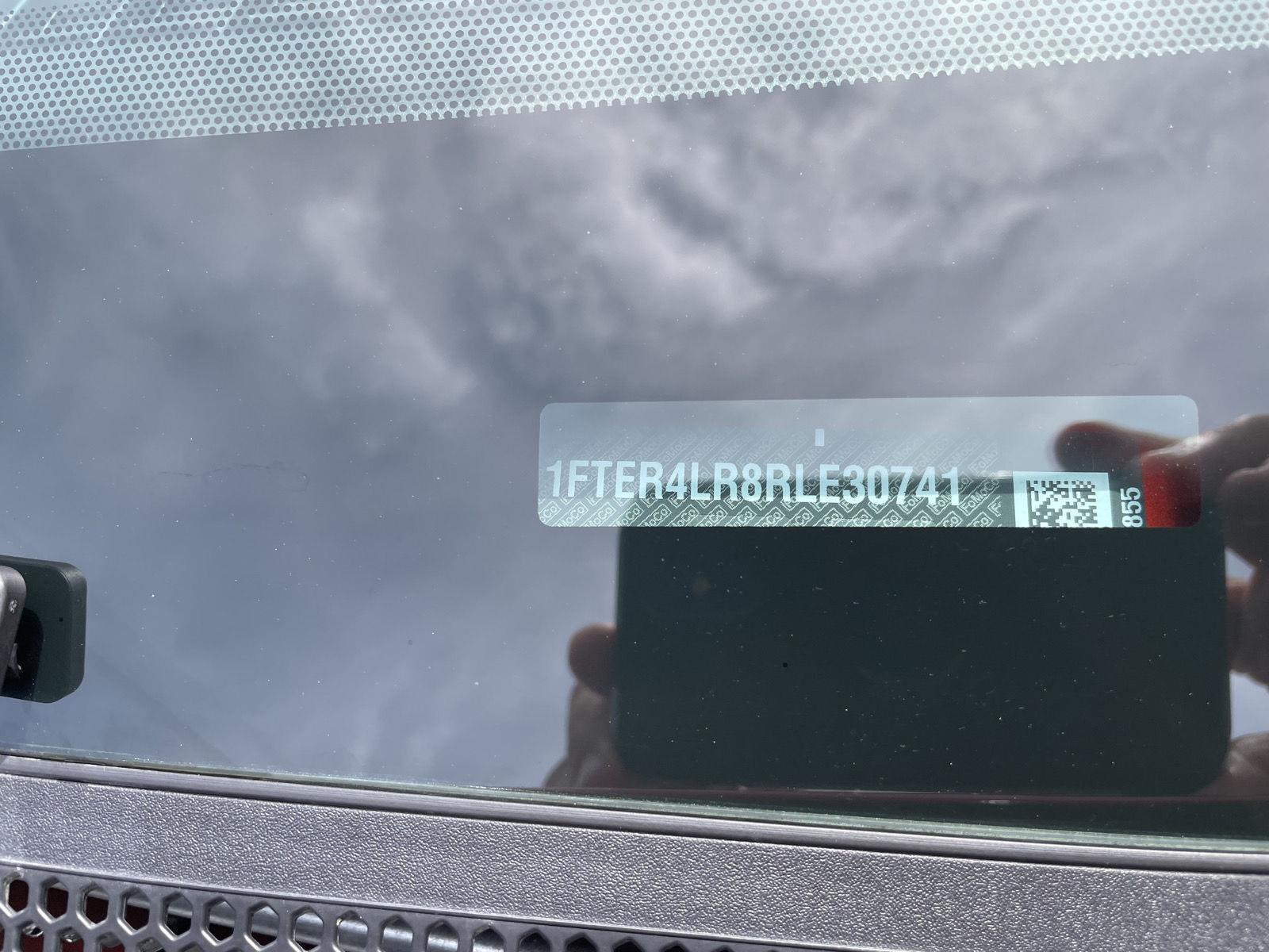 Vehicle photo 35