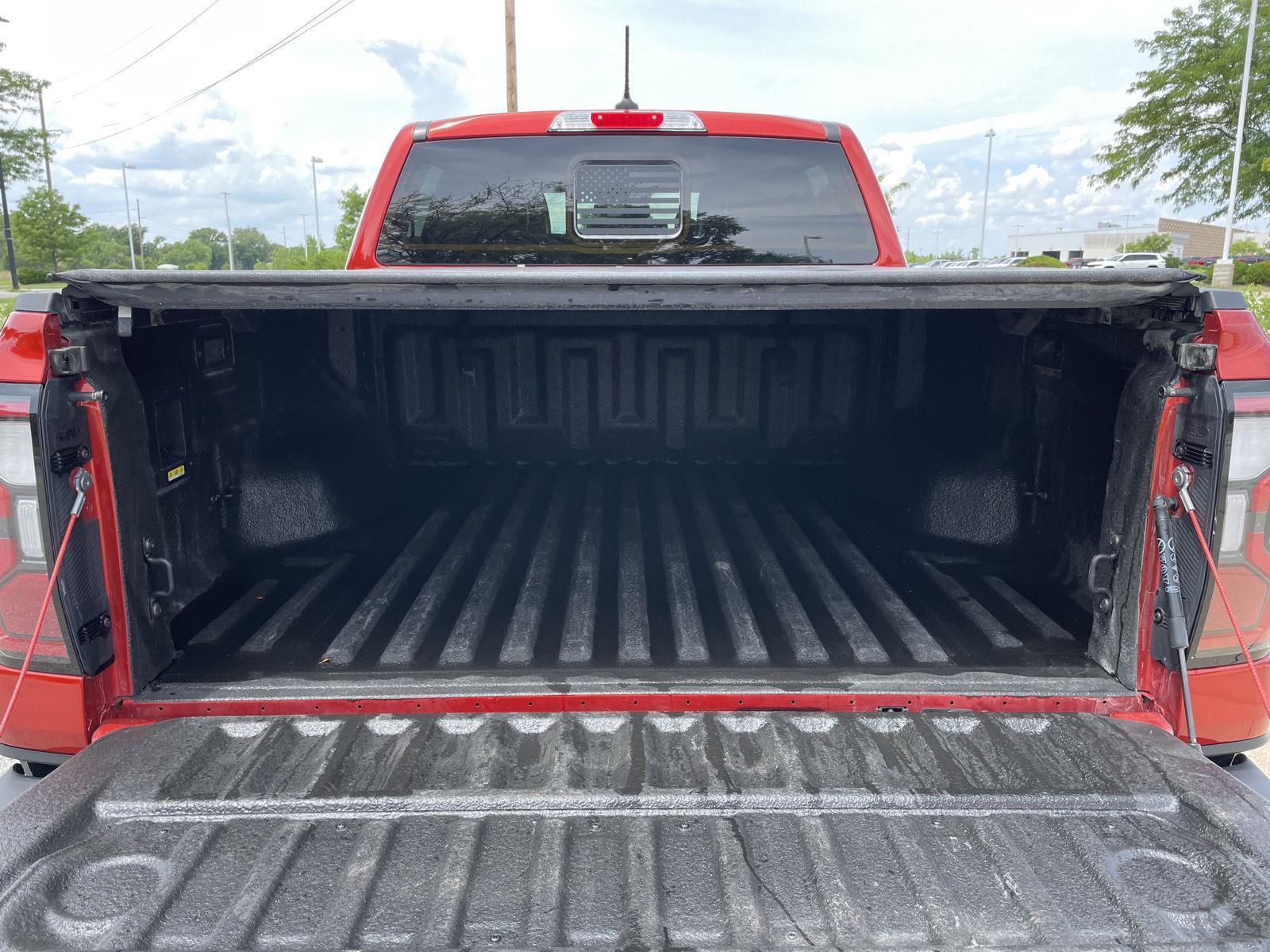Vehicle photo 37