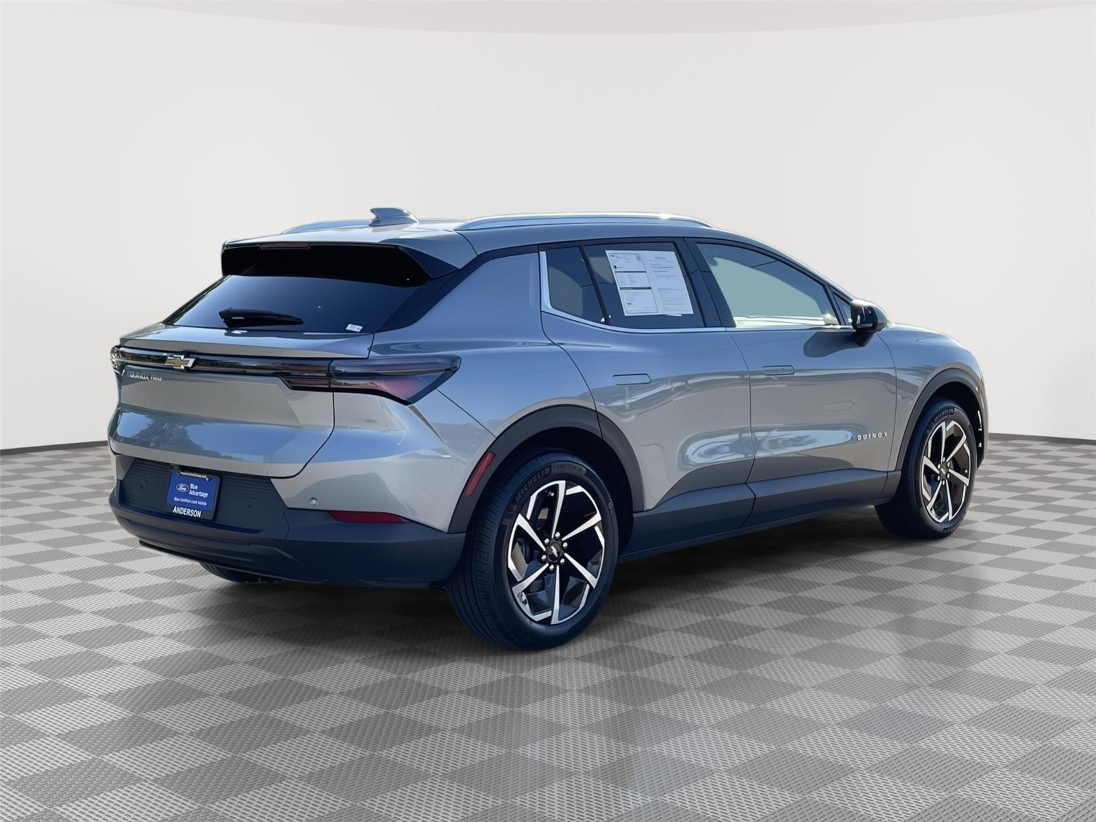 Vehicle photo 7
