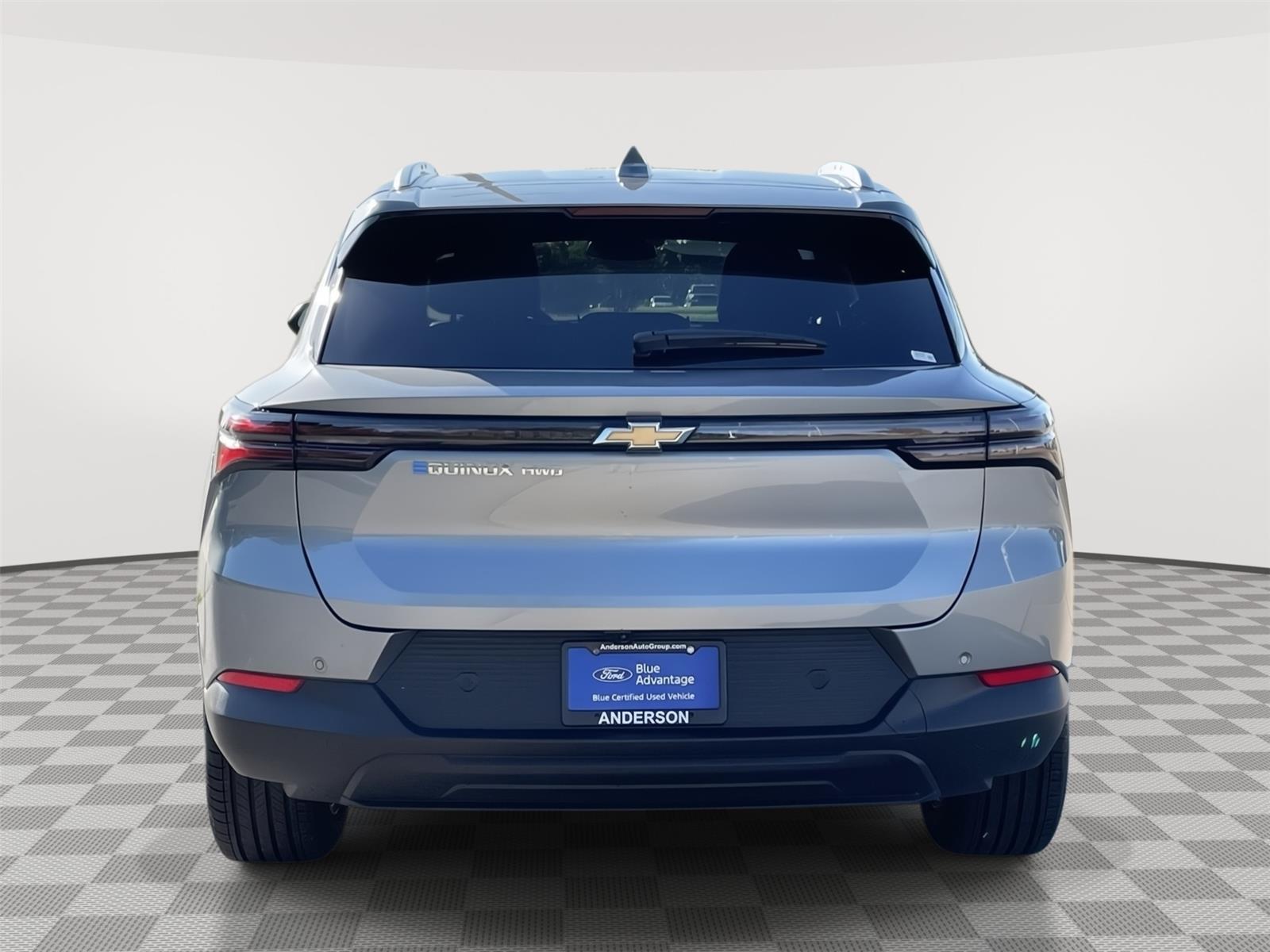 Vehicle photo 8