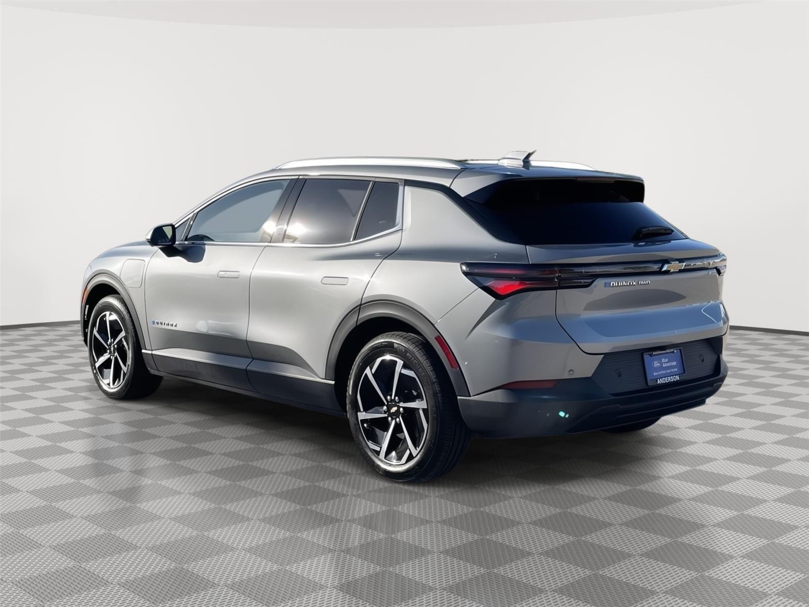 Vehicle photo 9