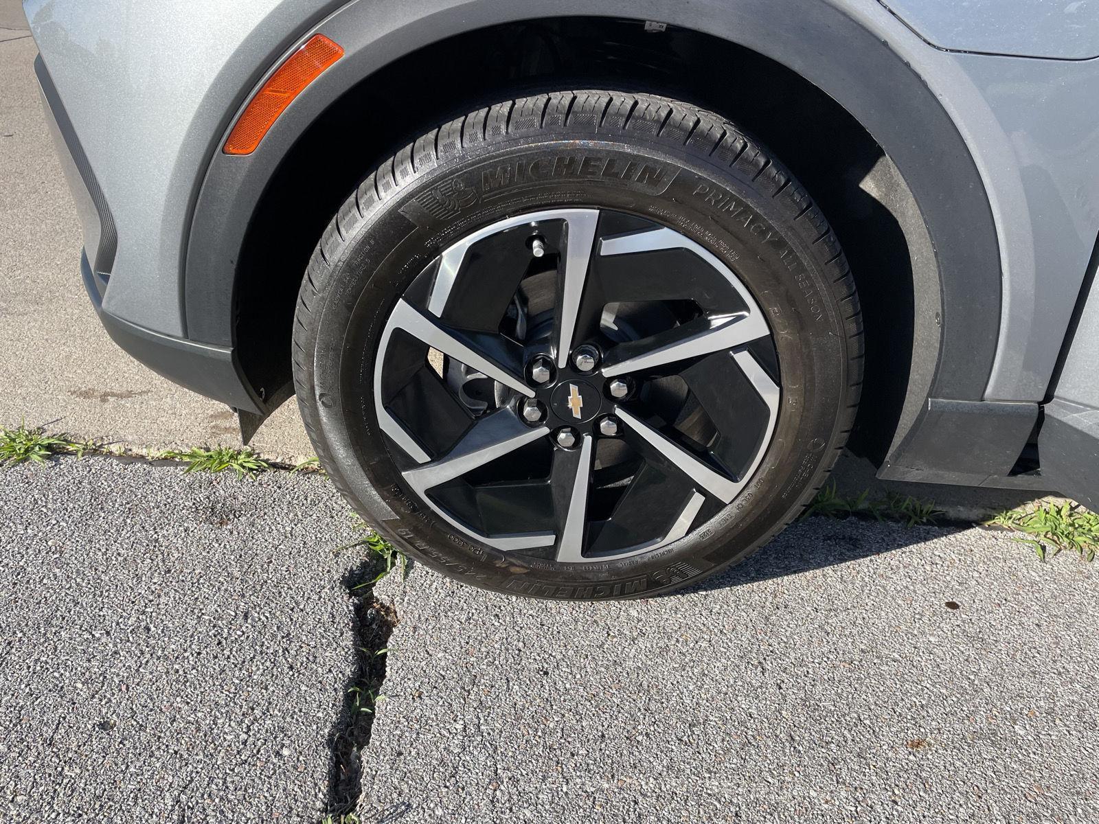 Vehicle photo 10