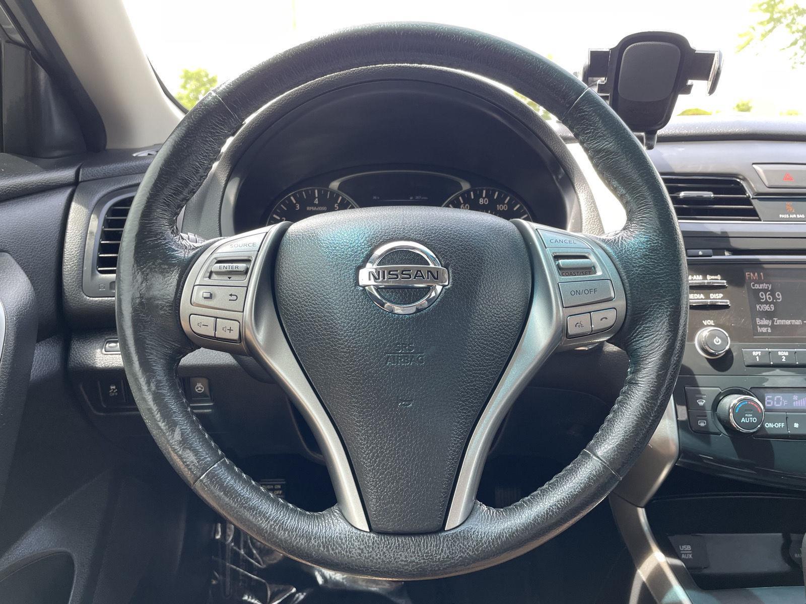 Used 2015 Nissan Altima for sale in Lincoln NE