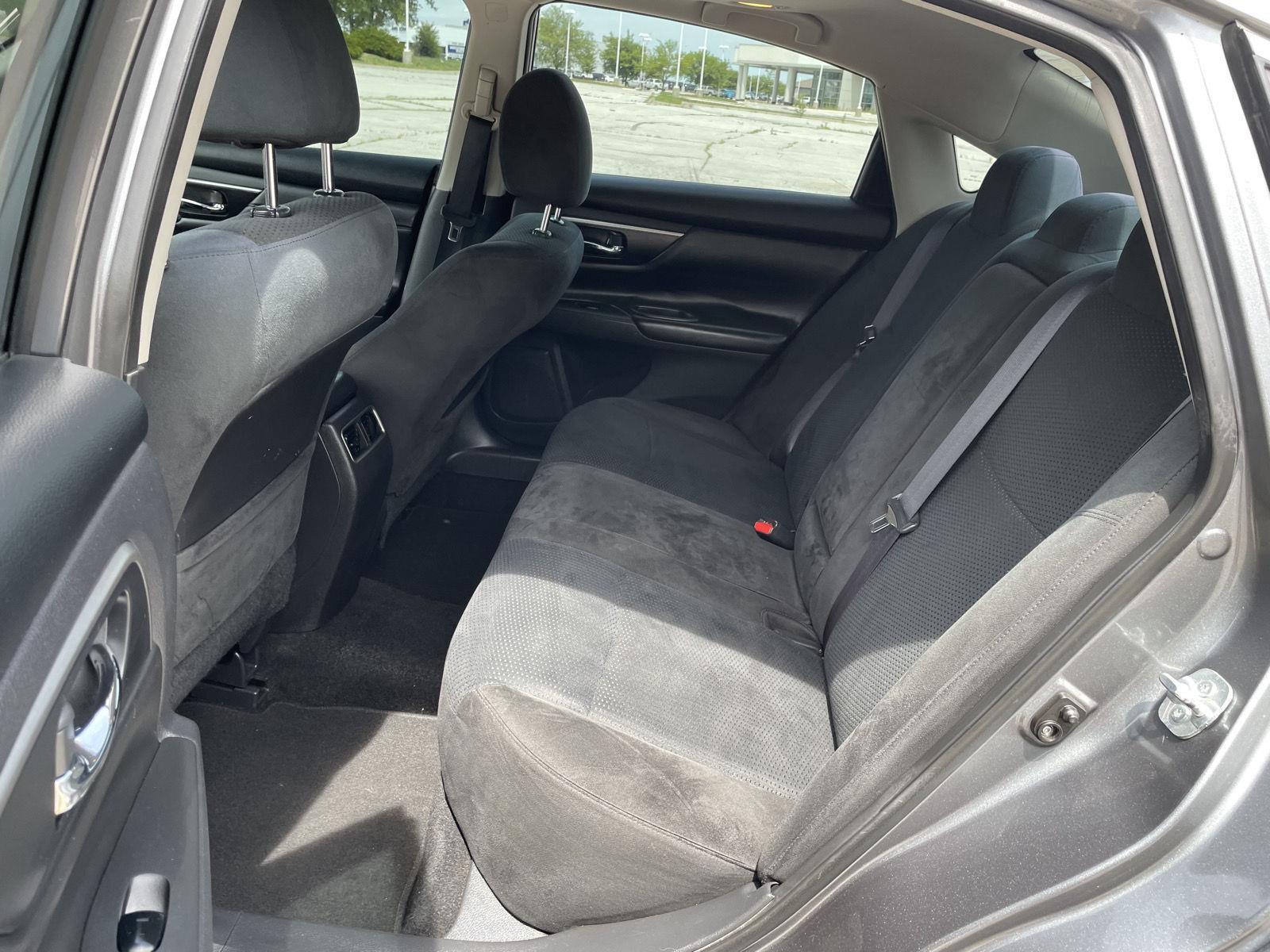 Used 2015 Nissan Altima for sale in Lincoln NE