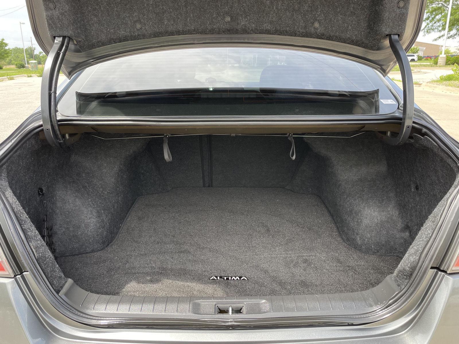Used 2015 Nissan Altima for sale in Lincoln NE