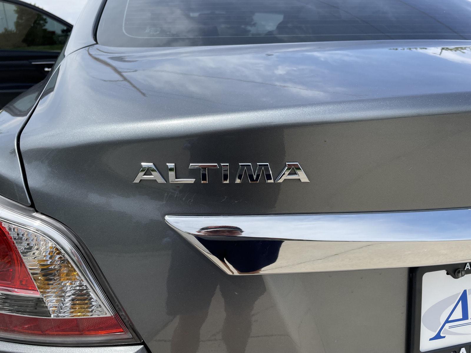 Used 2015 Nissan Altima for sale in Lincoln NE