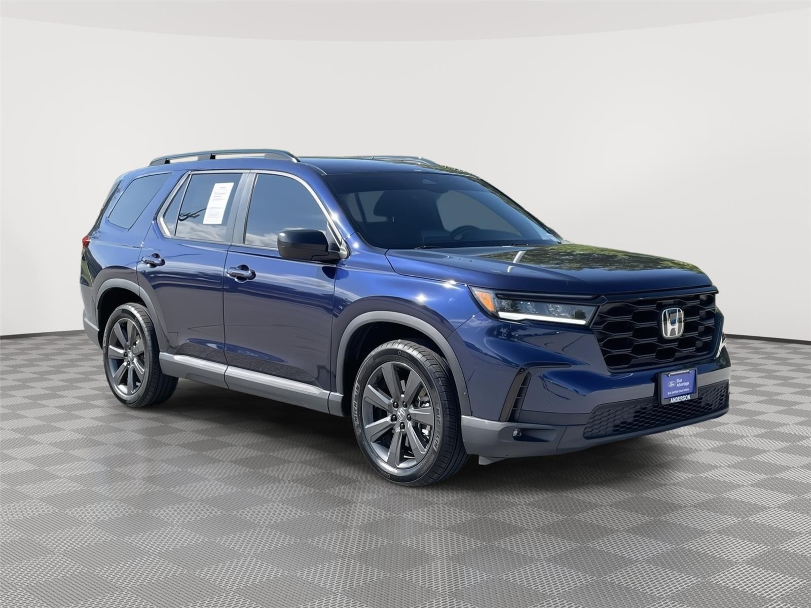 Vehicle photo 5