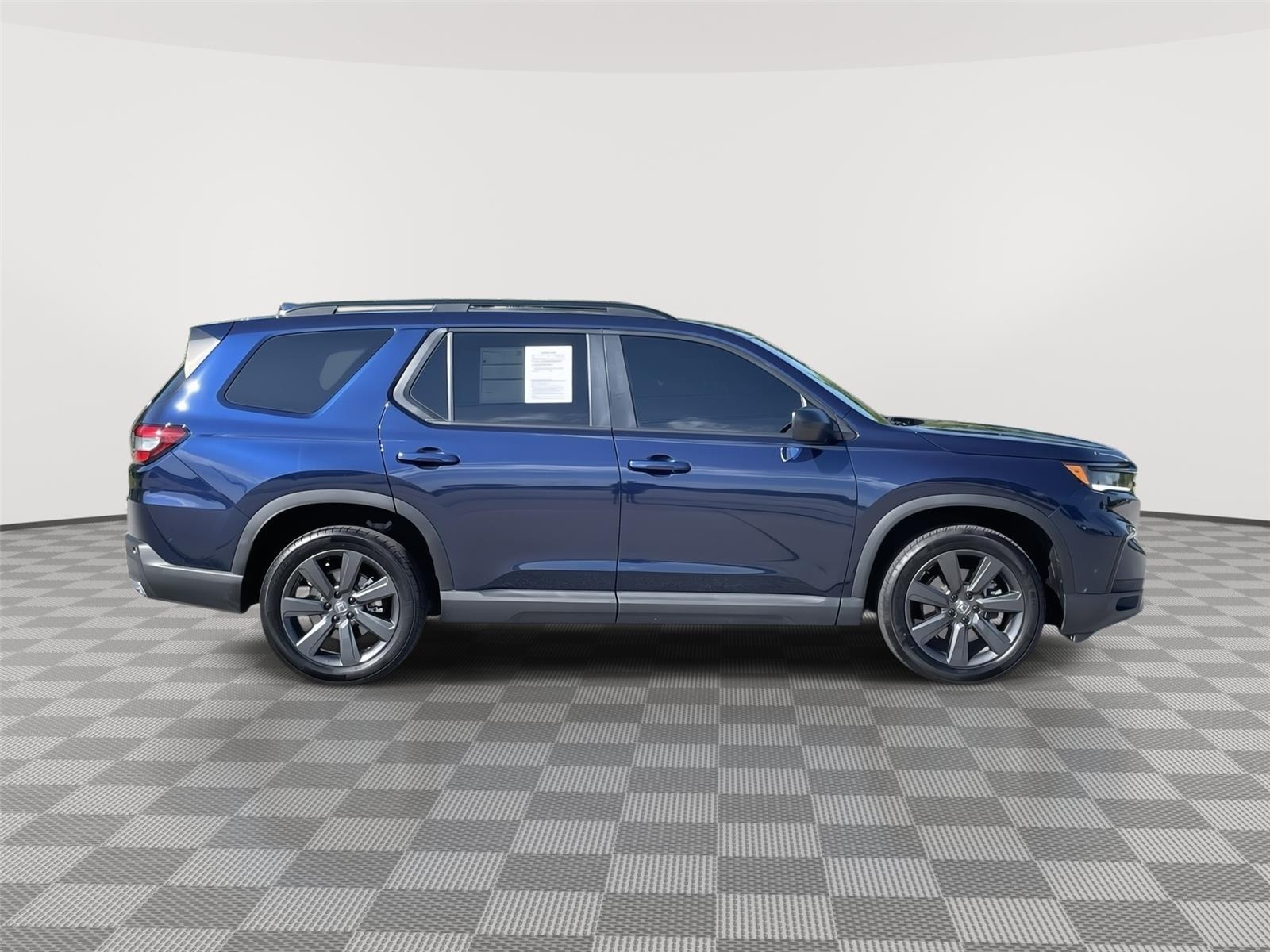 Vehicle photo 6
