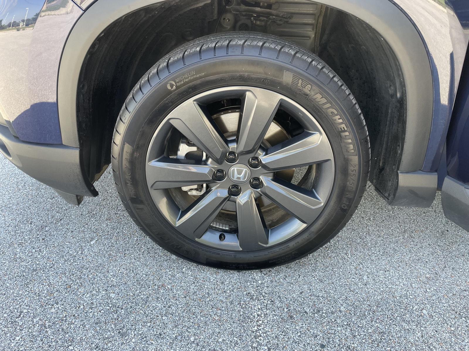 Vehicle photo 10