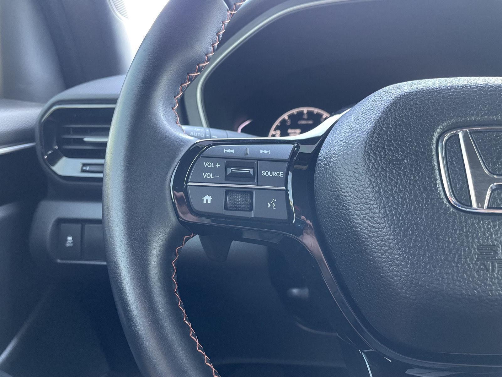 Vehicle photo 13