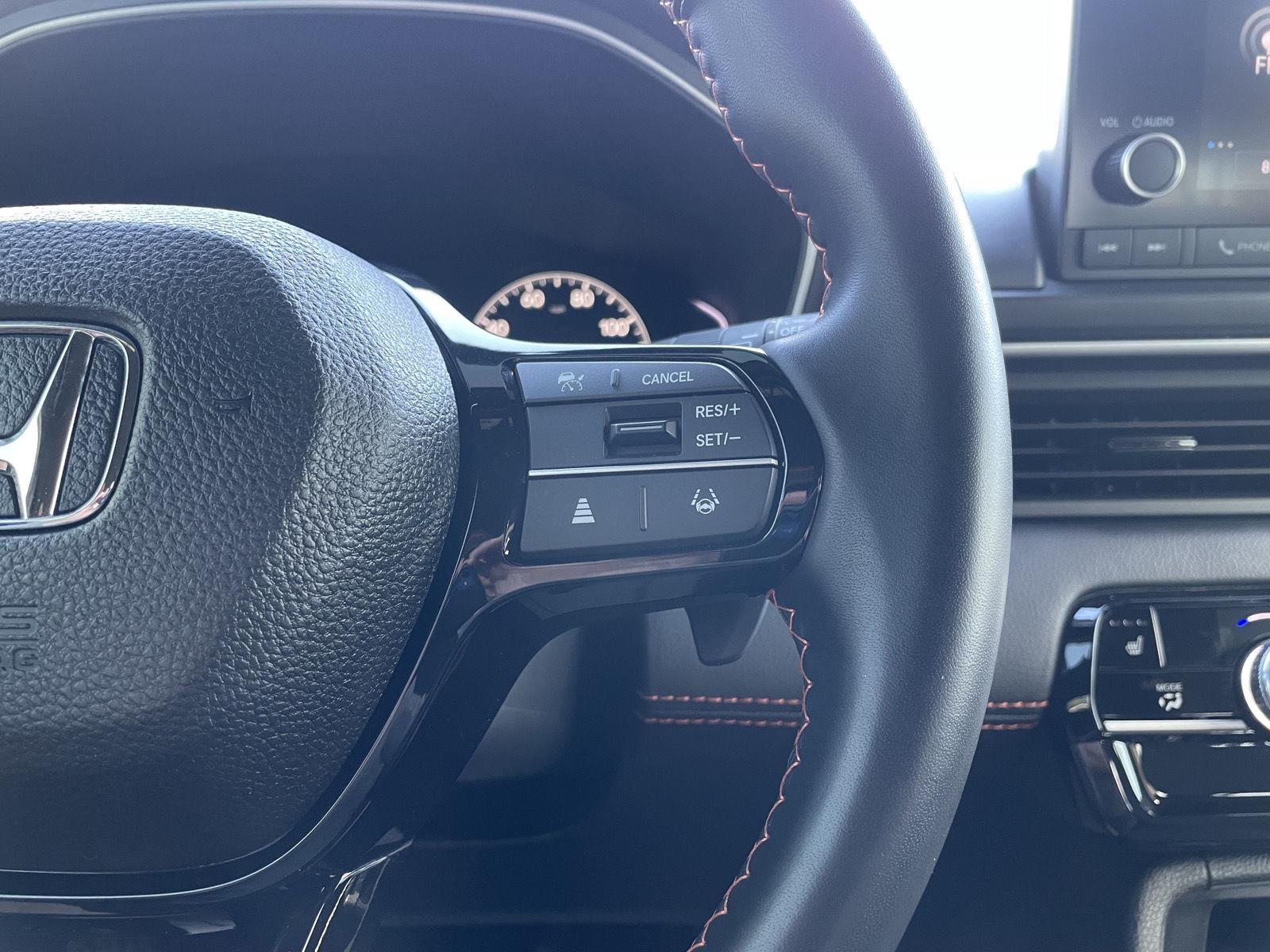 Vehicle photo 14