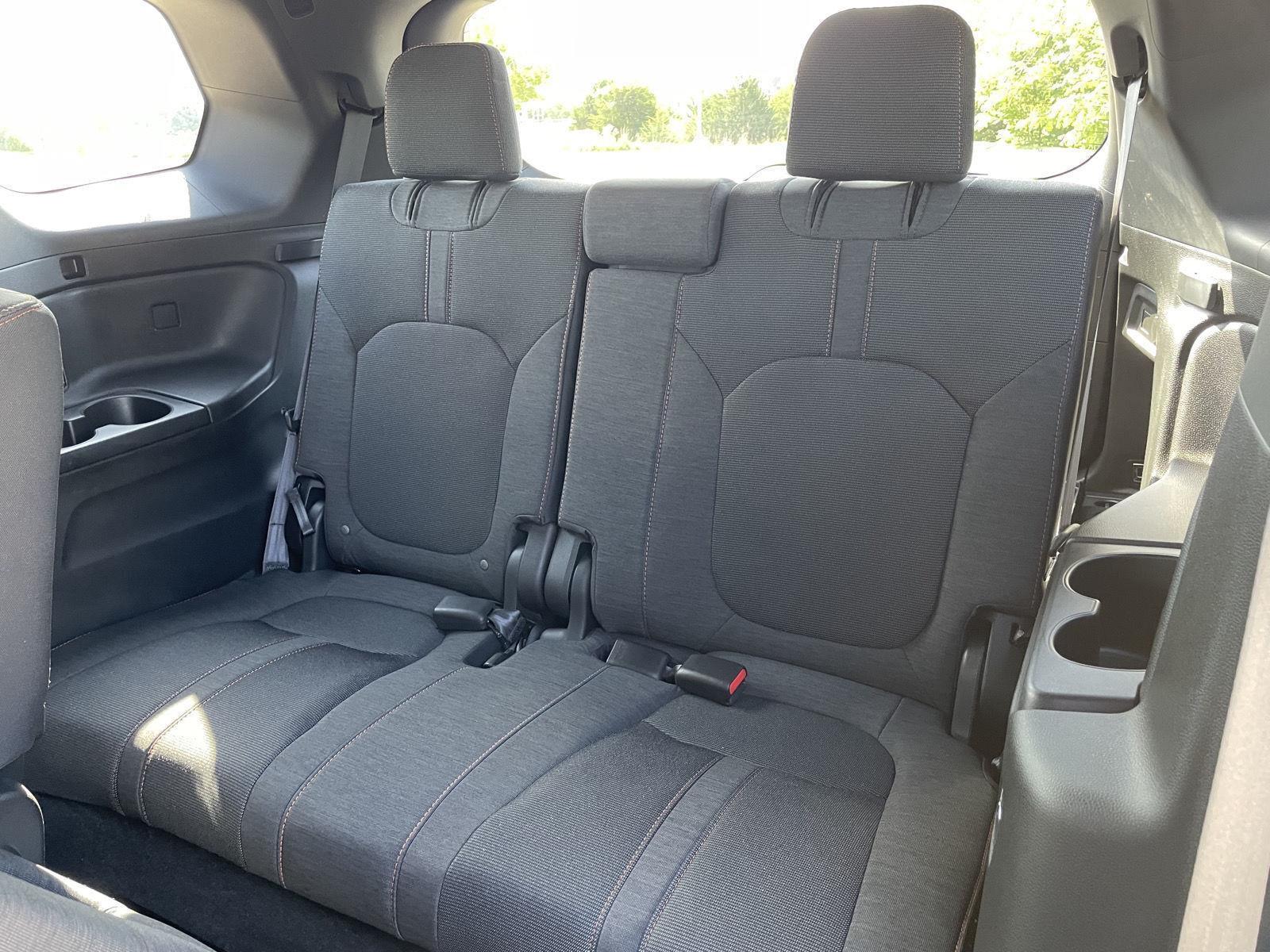 Vehicle photo 21