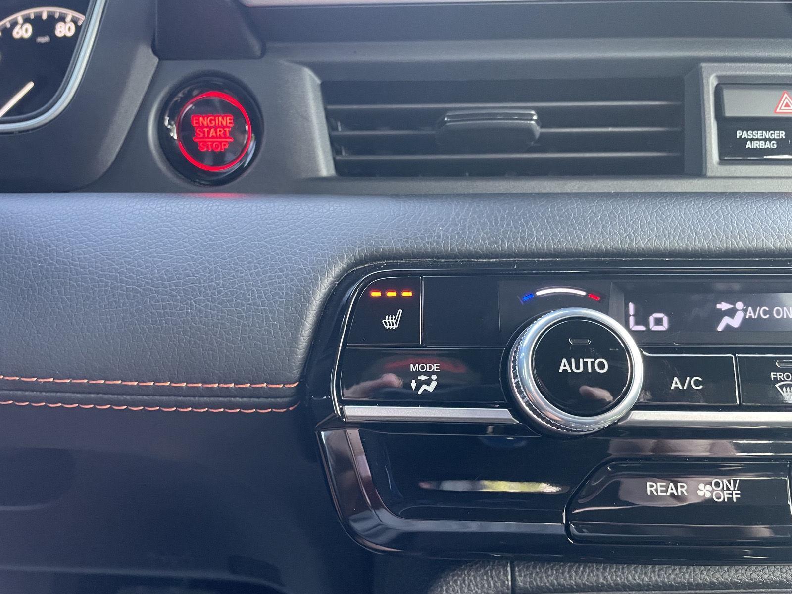 Vehicle photo 28