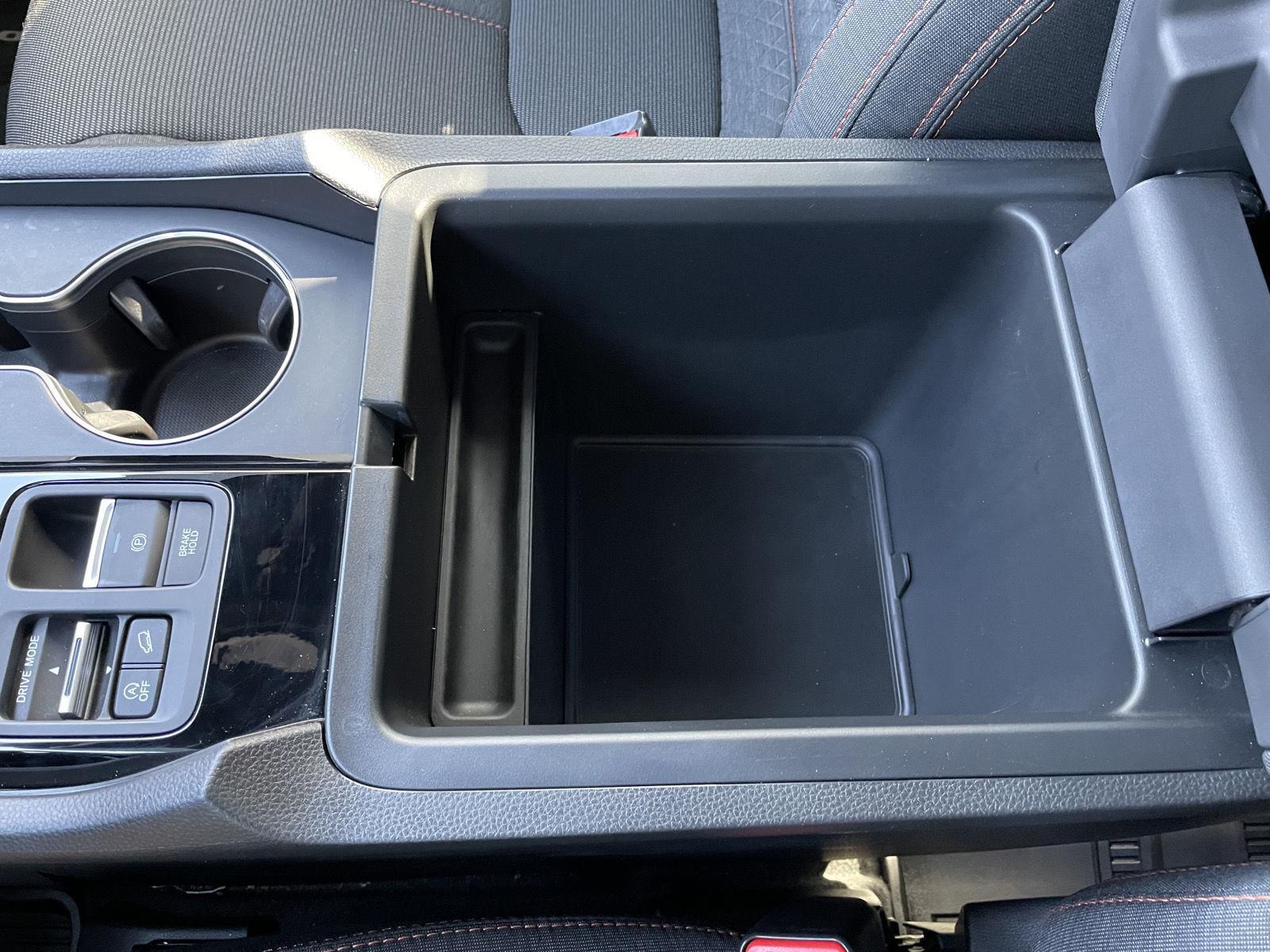 Vehicle photo 32