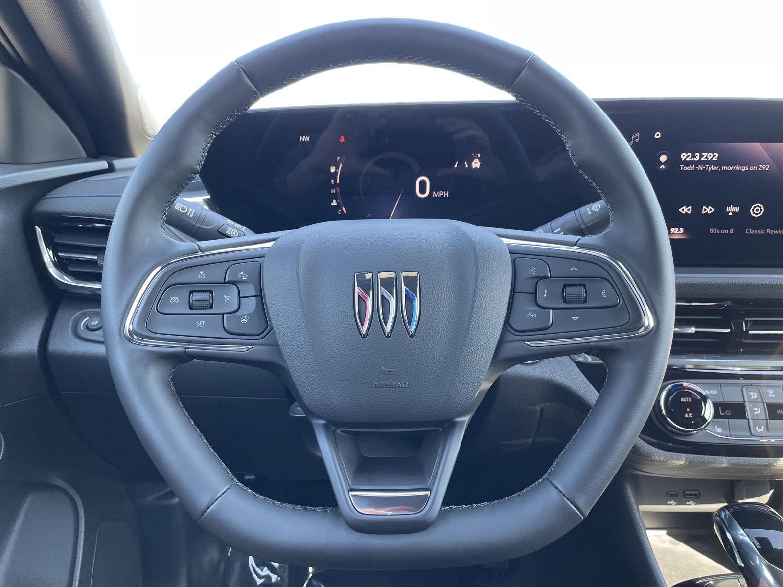 Vehicle photo 12