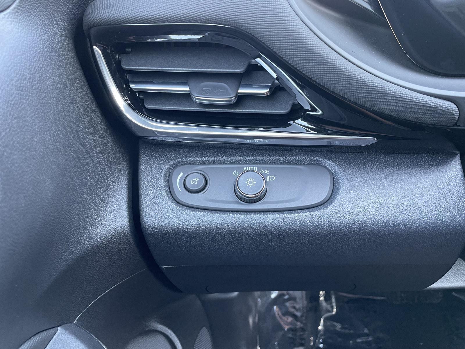 Vehicle photo 16