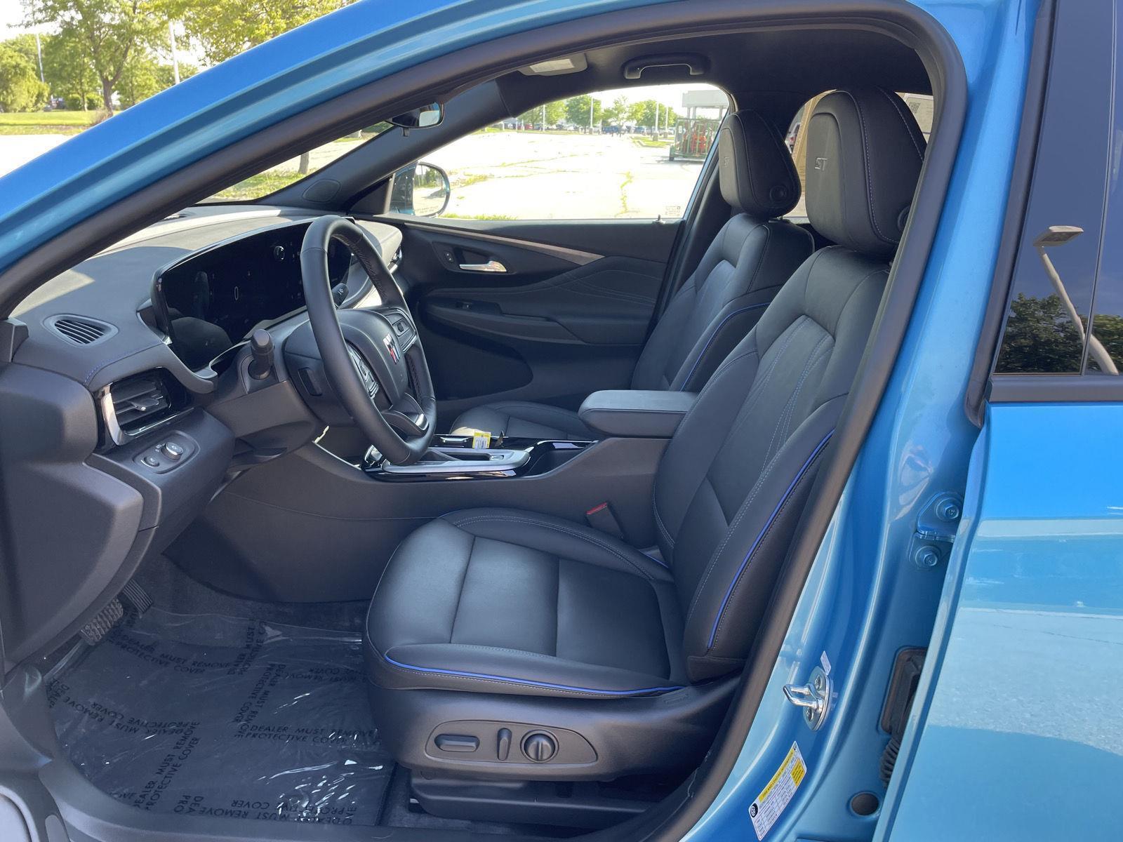 Vehicle photo 17