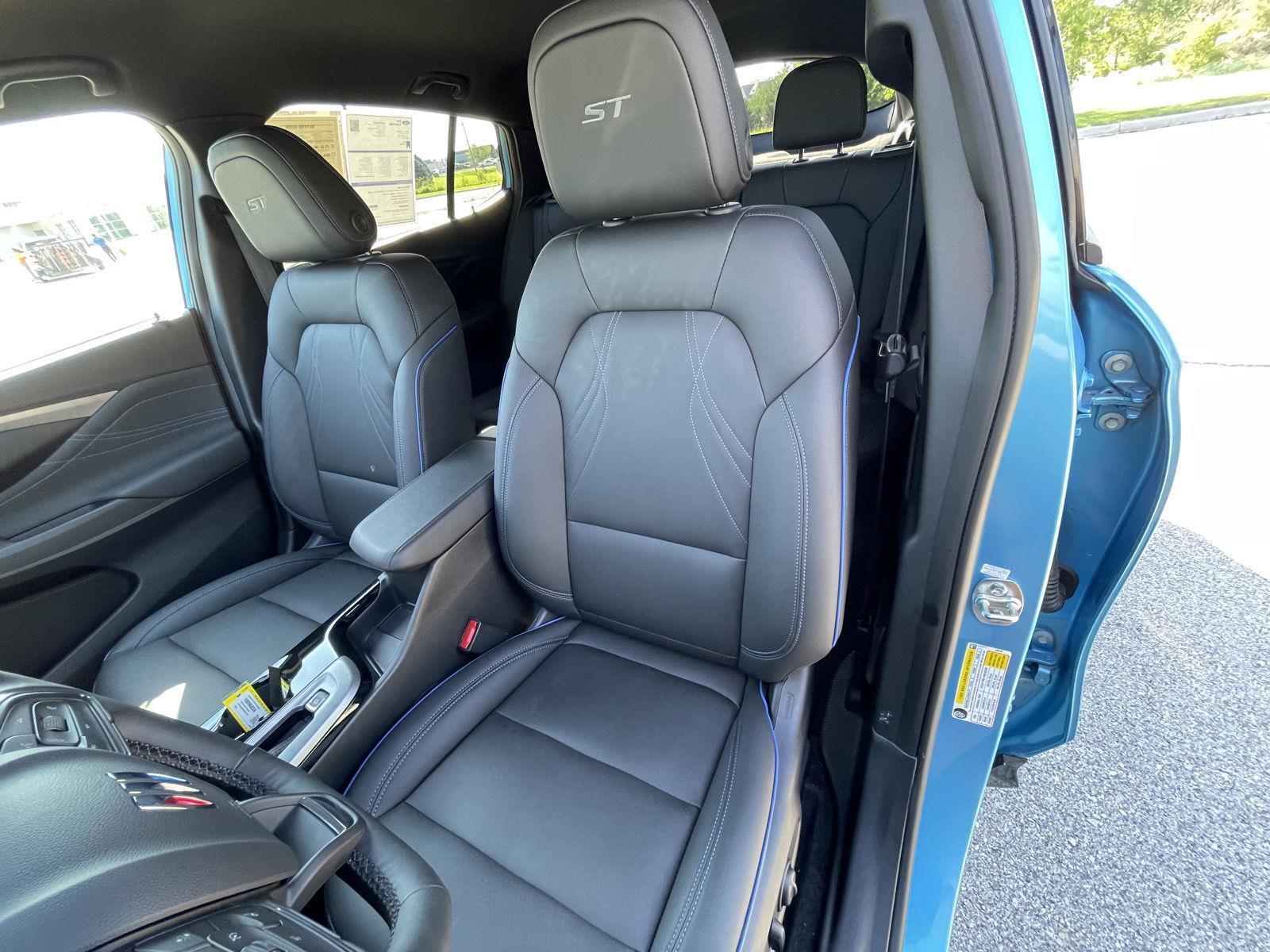 Vehicle photo 18
