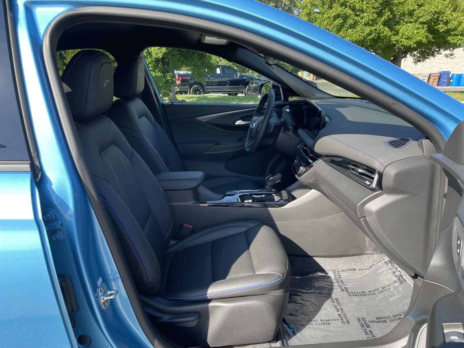 Vehicle photo 19