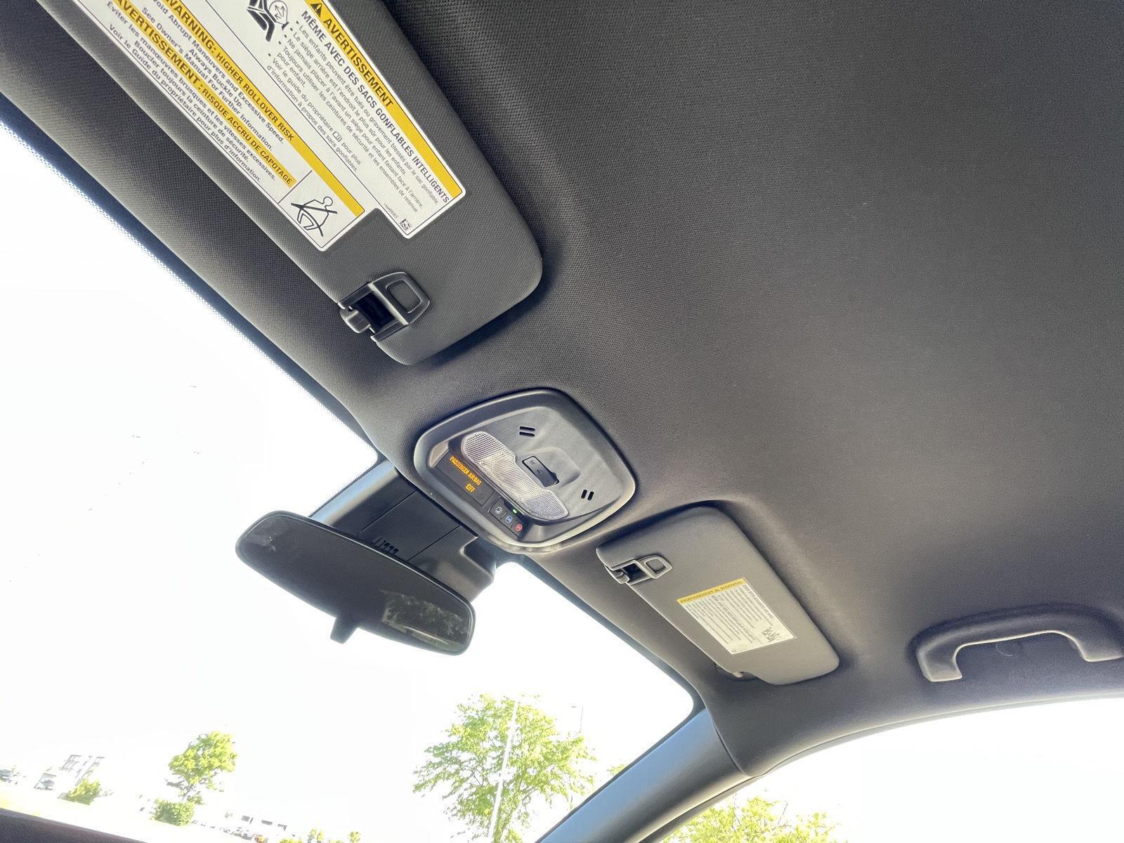Vehicle photo 20