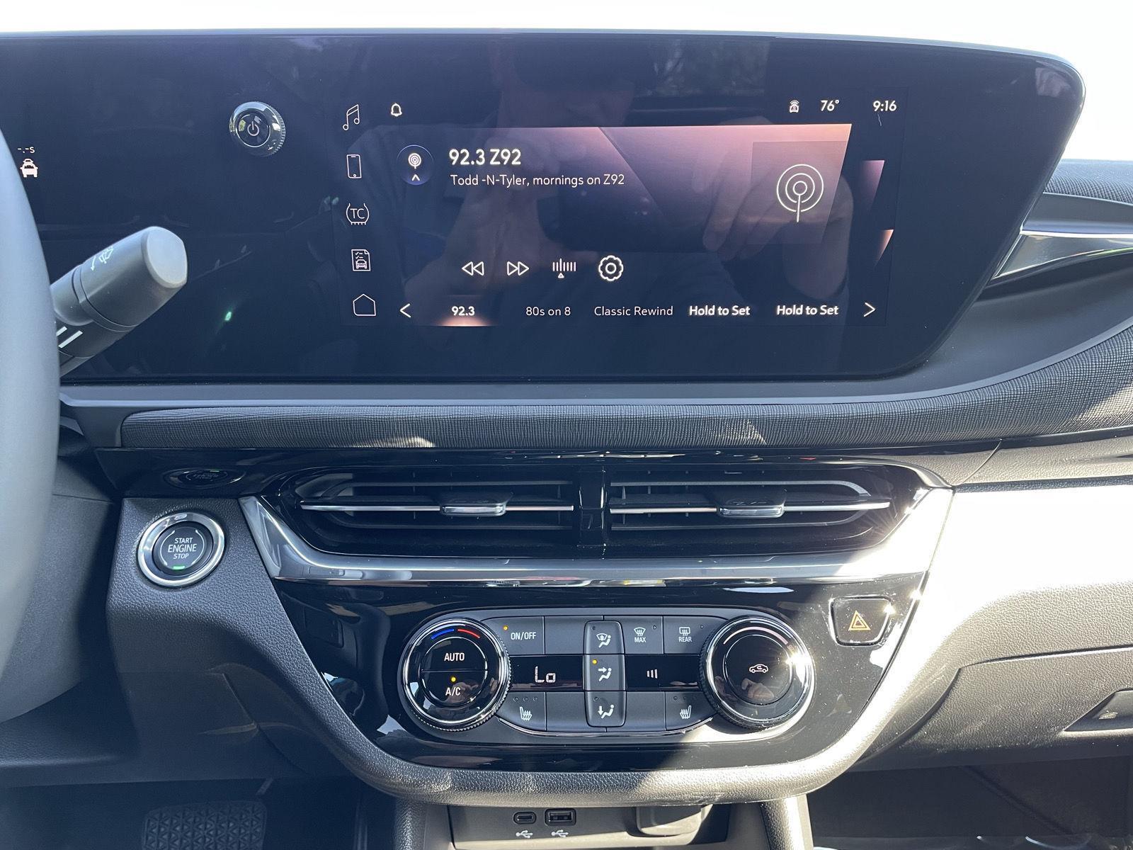 Vehicle photo 21