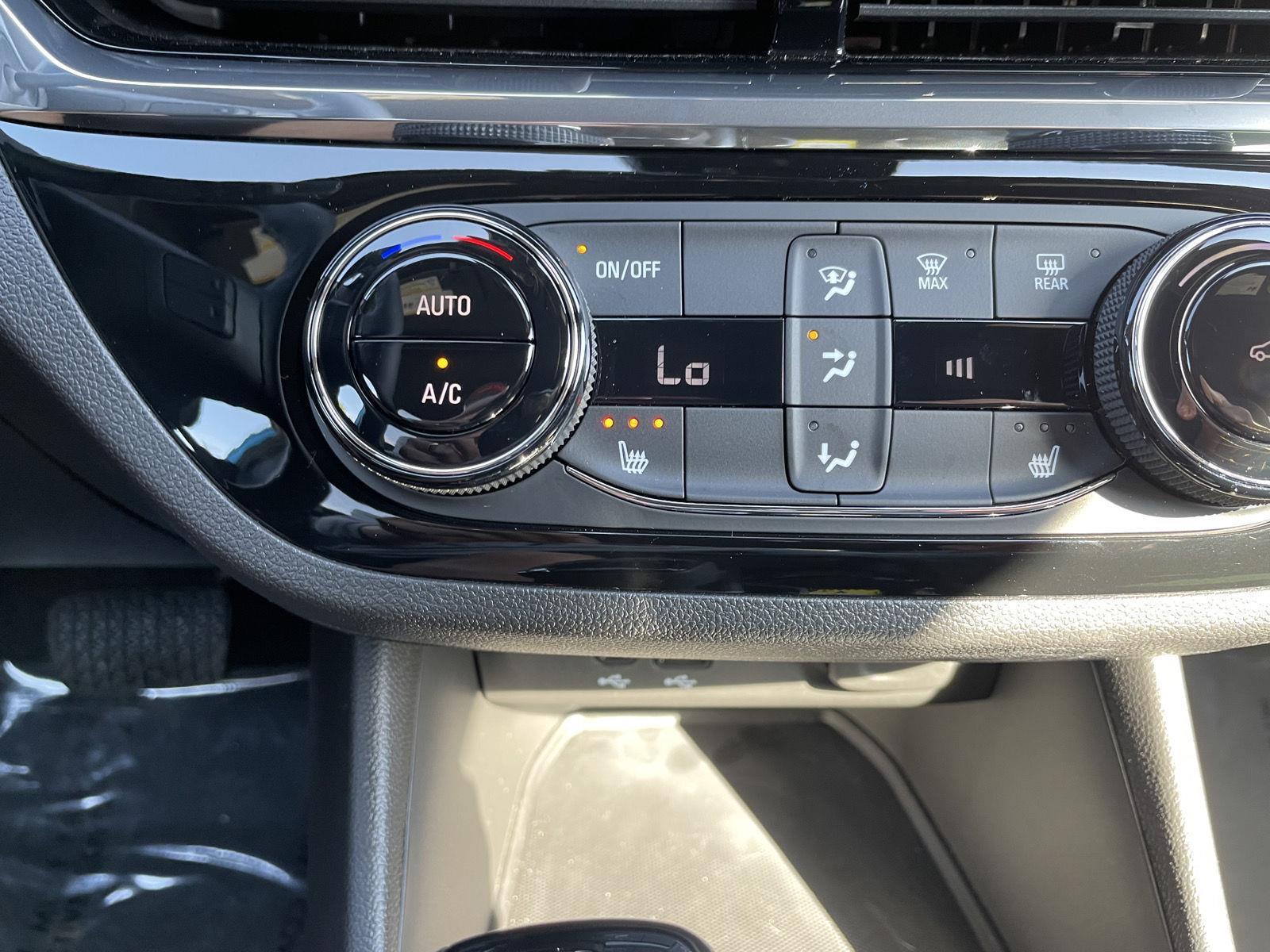 Vehicle photo 25