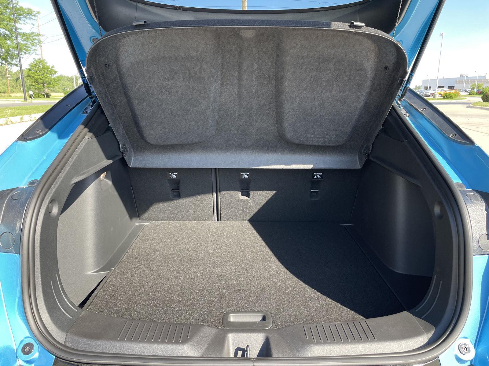 Vehicle photo 33