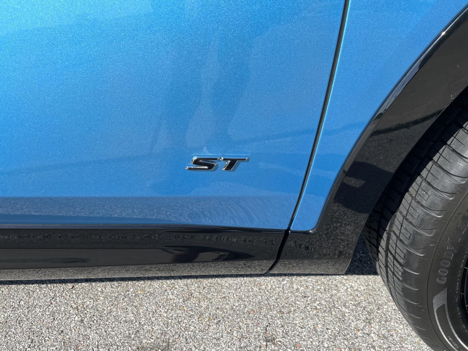 Vehicle photo 35