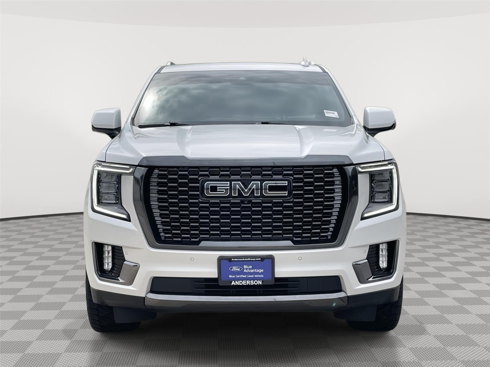 Vehicle photo 4