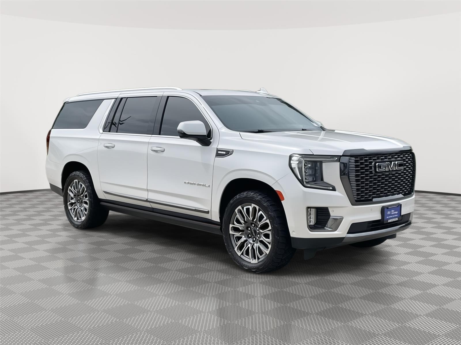 Vehicle photo 5